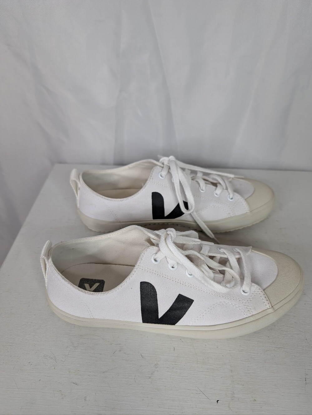 Veja Nova Low White And Black Canvas Sneakers - Size Women's 9 - Picture 5 of 10